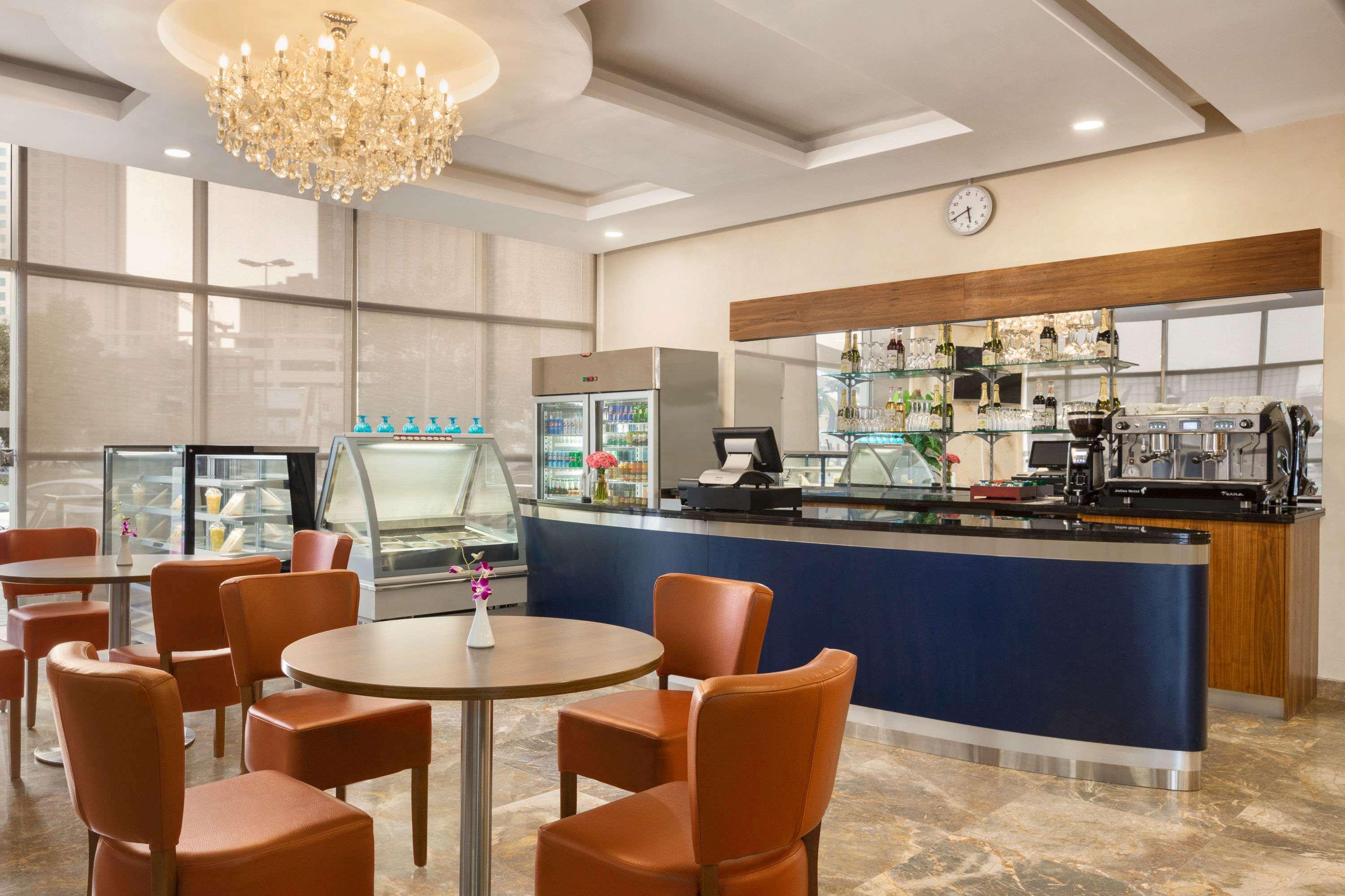 Ramada Encore By Wyndham Kuwait Downtown Kuwait City Bagian luar foto