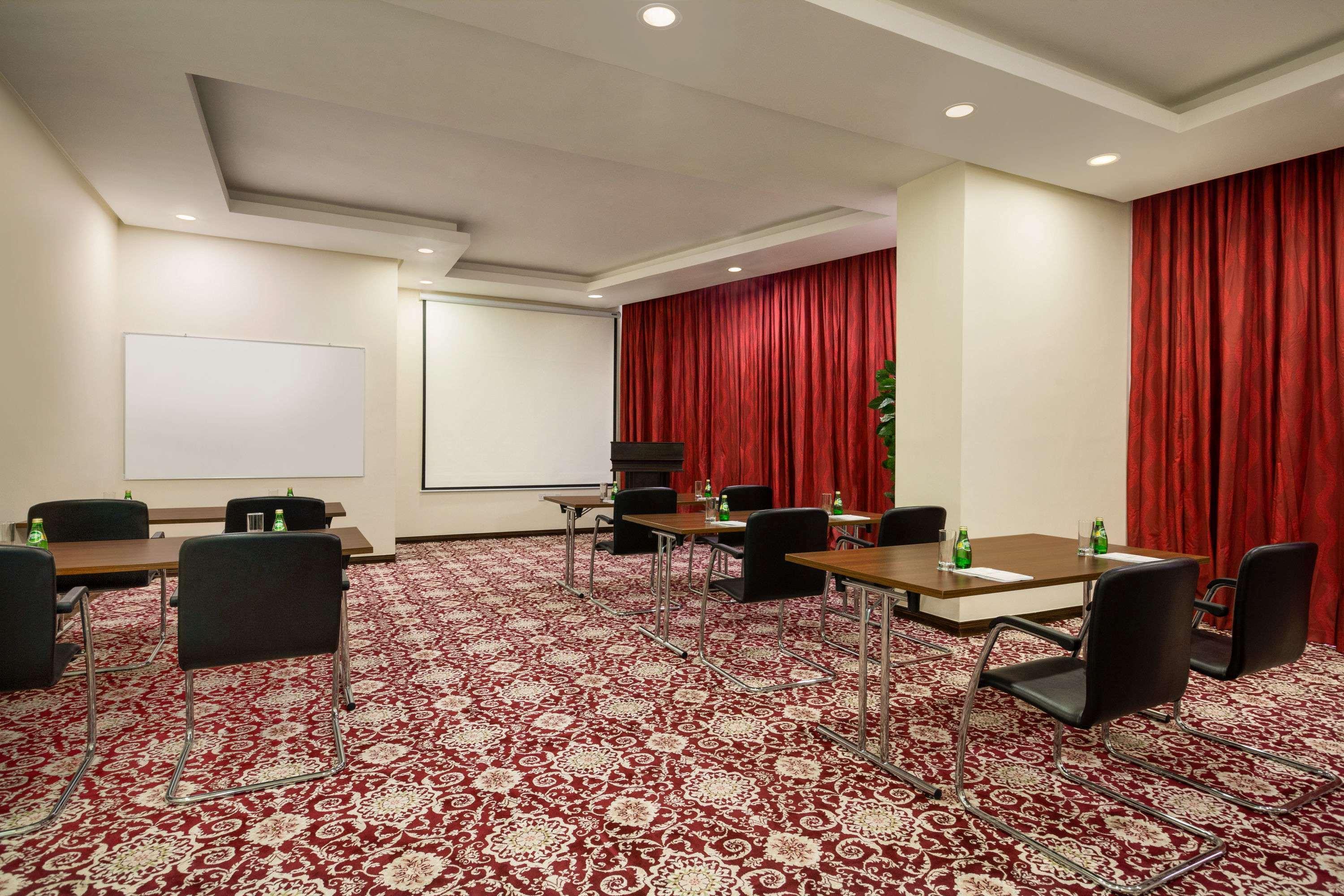 Ramada Encore By Wyndham Kuwait Downtown Kuwait City Bagian luar foto